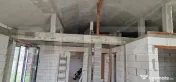 Casă la roșu, teren 2.712 mp, utilități pe parcelă – 