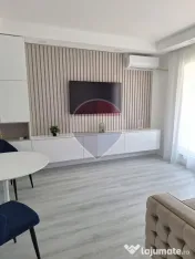 Vanzare apartament 2 camere Cosmopolis | vedere la piscina