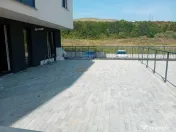 Apartament cu 3 camere + terasa 75 mp in Floresti zona Some 