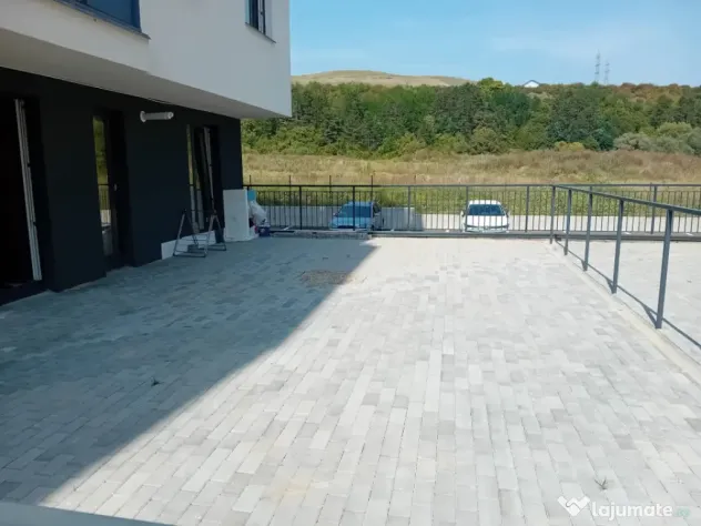 Apartament cu 3 camere + terasa 75 mp in Floresti zona Some - Floresti (Cluj)
