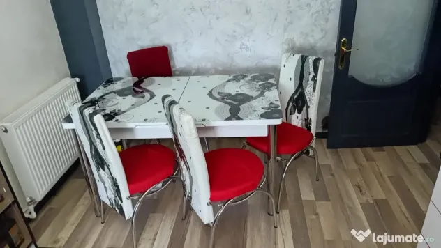 Mobilier living masa si 4 scaune