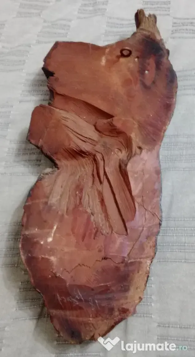 Masca sculptata in lemn masiv arta naiva romaneasca