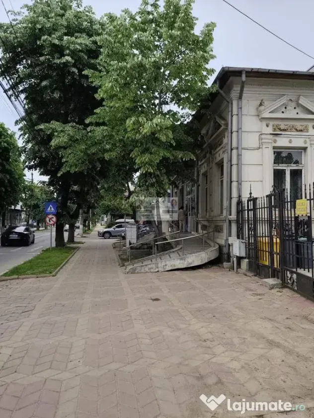 Spatiu ultracentral Tecuci/ Actual sediu BCR - Tecuci (Galati)