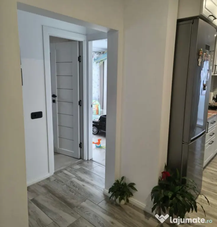 Apartament 3 camere + balcon inchis, intre lacuri - Cluj-Napoca (Cluj)