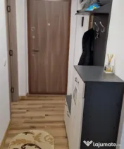 Apartament de 3 camere, semidecomandat, in zona Centru