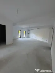Apartament 3 camere la parter cu grădină de 96 mp și loc 