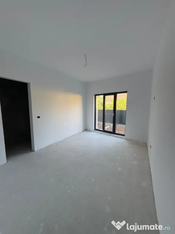 Apartament 3 camere la parter cu grădină de 96 mp și loc - Baia Mare (Maramures)