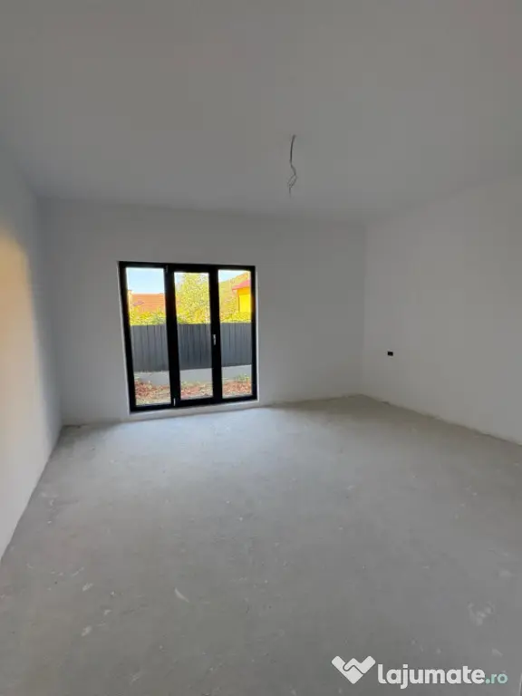 Apartament 3 camere la parter cu grădină de 96 mp și loc - Baia Mare (Maramures)