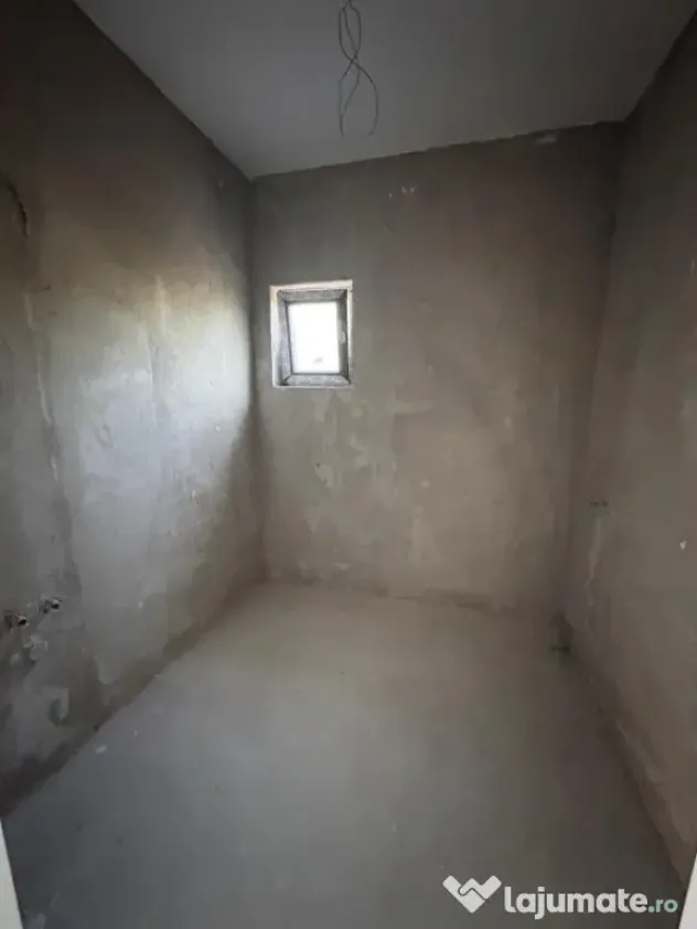 Apartament 3 camere la parter cu grădină de 96 mp și loc - Baia Mare (Maramures)
