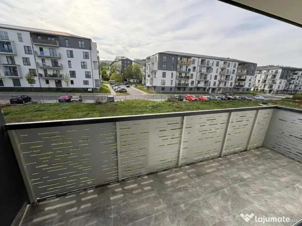 Vand apartament 2 camere 59mp+balcon 6mp zona Eroilor - Floresti (Cluj)
