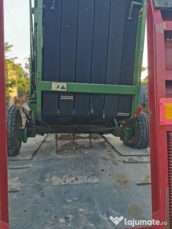 Vand sau schimb, greblatoare,balotiera,cositoare!