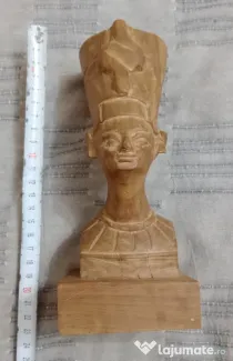 Bust Nefertiti din lemn sculptat 22 cm. cu soclu