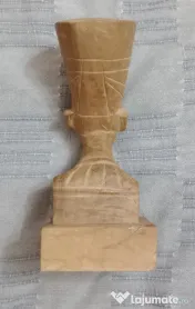 Bust Nefertiti din lemn sculptat 22 cm. cu soclu 