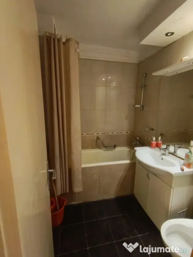 Apartament 4 camere | 100 mp | Decomandat | 2 băi | cartie - Baia Mare (Maramures)