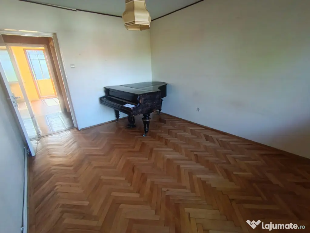 Apartament 4 camere | 100 mp | Decomandat | 2 băi | cartie - Baia Mare (Maramures)