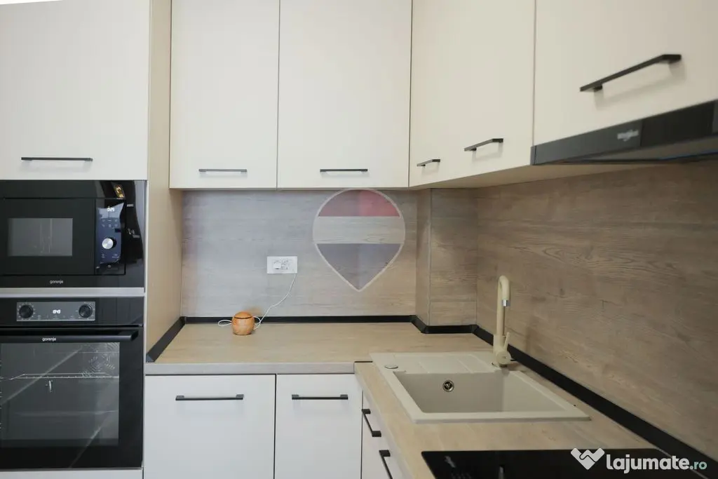 De închiriat apartament cu 2 camere și un loc de parcar... - Oradea (Bihor)