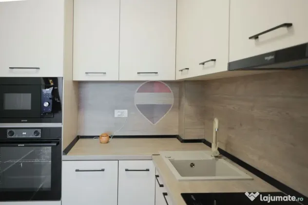 De închiriat apartament cu 2 camere și un loc de parcar... - Oradea (Bihor)