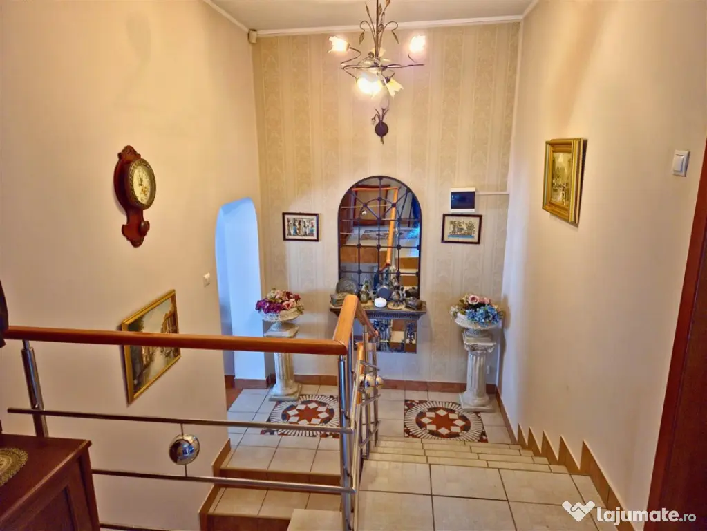 VILA CLASICA DE FAMILIE |TEREN 1137| POZITIE EXCELENTA - NOR - Ramnicu Valcea (Valcea)
