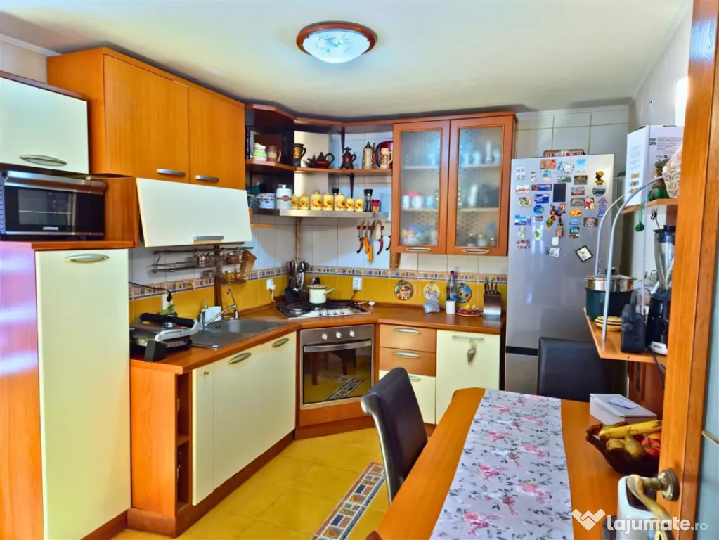 VILA CLASICA DE FAMILIE |TEREN 1137| POZITIE EXCELENTA - NOR - Ramnicu Valcea (Valcea)