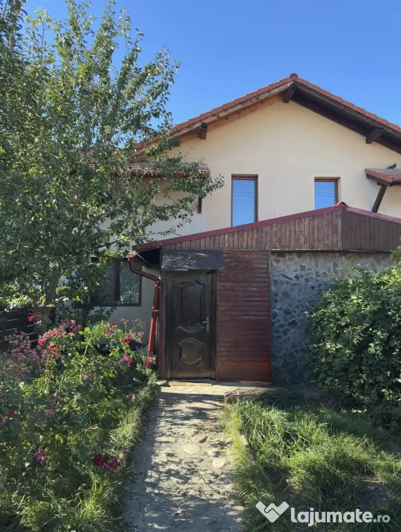 Închiriere Casă Tip Duplex - Sânpetru