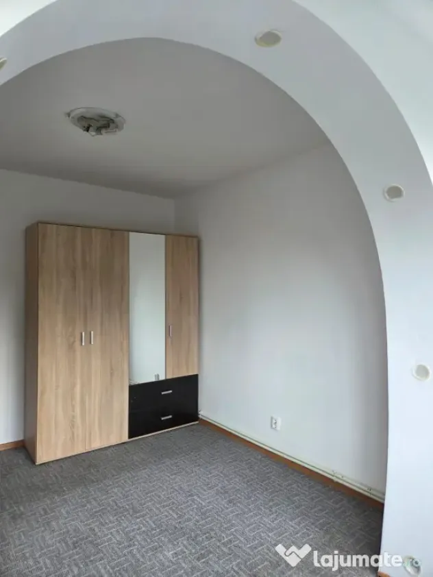 Apartament 3 camere vânzare