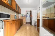 Apartament la etajul 1, semimobilat 