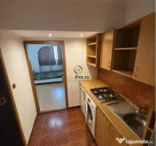 Garsoniera Spatioasa cu Balcon Etaj Intermediar