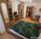 Garsoniera Spatioasa cu Balcon Etaj Intermediar