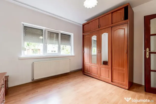Apartament 4 camere la parter, acces direct din stradă i... - Arad (Arad)