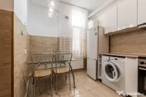 Apartament la cheie cu 2 camere la casa in Parneava Comision 0%