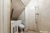 Apartament la cheie cu 2 camere la casa in Parneava Comis... 