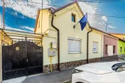 Apartament la cheie cu 2 camere la casa in Parneava Comis... 