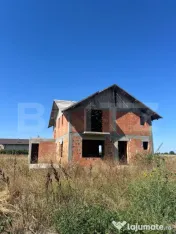 Casa de vanzare la rosu