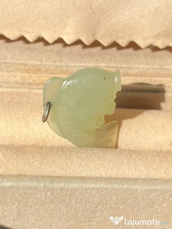Pandativ Vintage Pește Crap (Koi) din Jad Translucid 2.86g