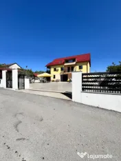 Spatiu Comercial, 98mp, zona La Soare 