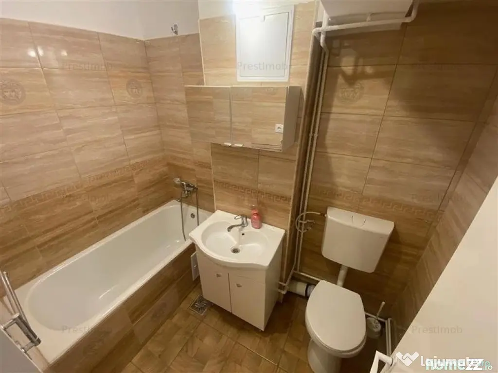 Vand apartament superb Ultracentral cu 4 camere,2 bai,spatios si lumin - Targu Mures (Mures)