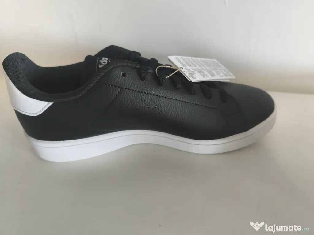 Adidas original model Urban Court