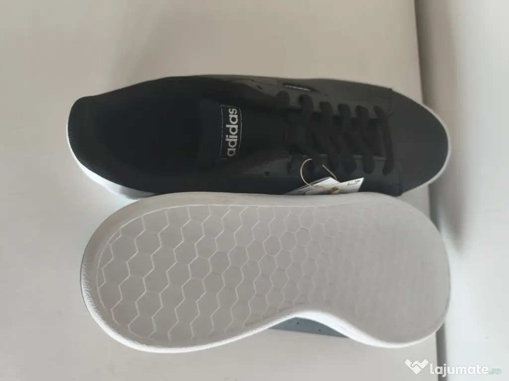 Adidas original model Urban Court