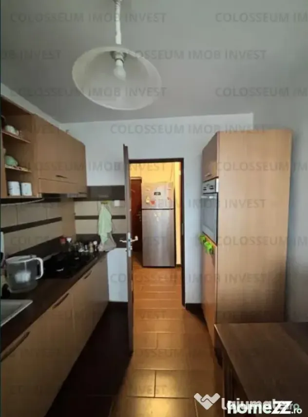 Apartament 3 camere | Semidecomandat | Balcon 8 mp | Zona Tractorul - Brasov (Brasov)