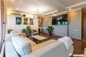 Apartament în Cosmopolis Renovat Modern 