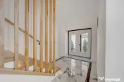 Vilă noua - spațioasă - terasa superbă - loc de parca...