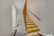Vilă noua - spațioasă - terasa superbă - loc de parca...