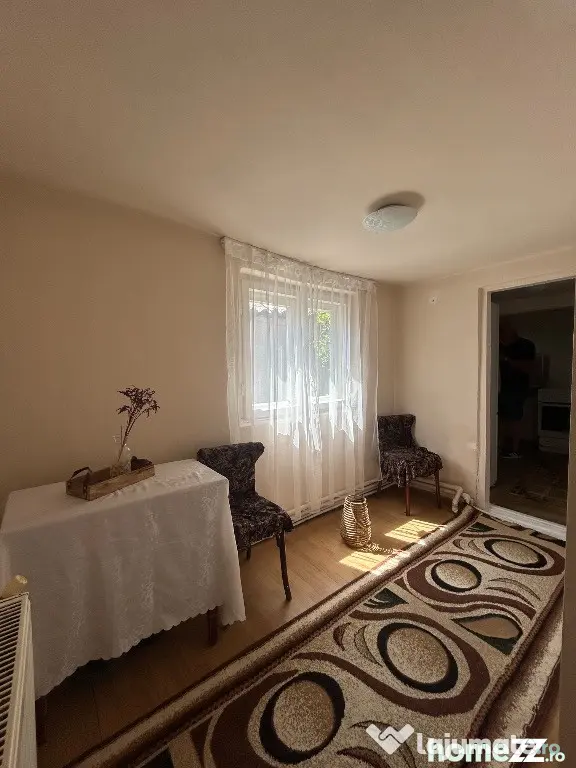 Vând casă cu 3 camere în cartierul Palas, Constanta - Constanta (Constanta)