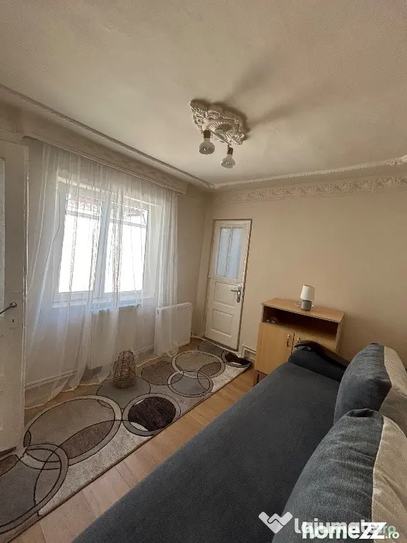 Vând casă cu 3 camere în cartierul Palas, Constanta - Constanta (Constanta)