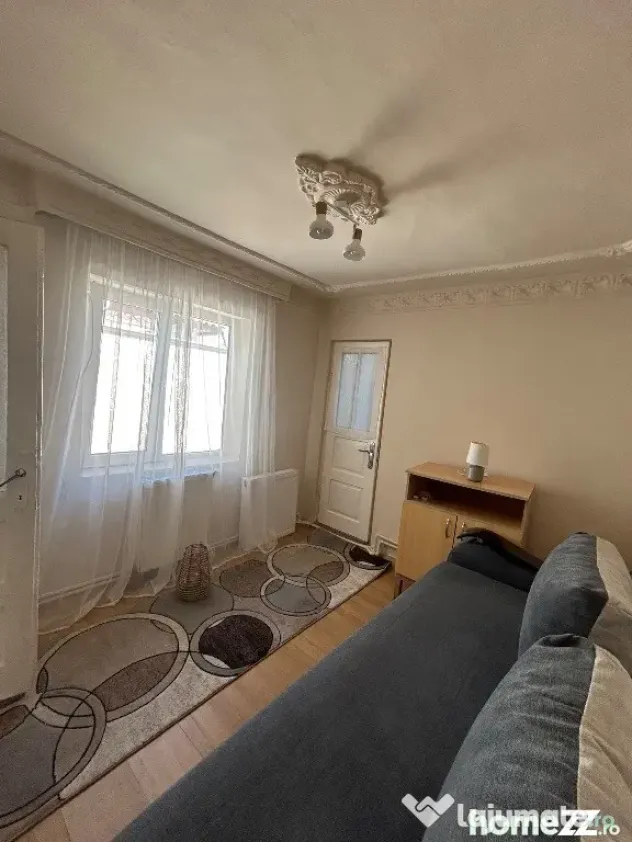 Vând casă cu 3 camere în cartierul Palas, Constanta - Constanta (Constanta)