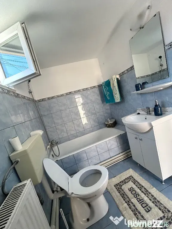 Vând casă cu 3 camere în cartierul Palas, Constanta - Constanta (Constanta)