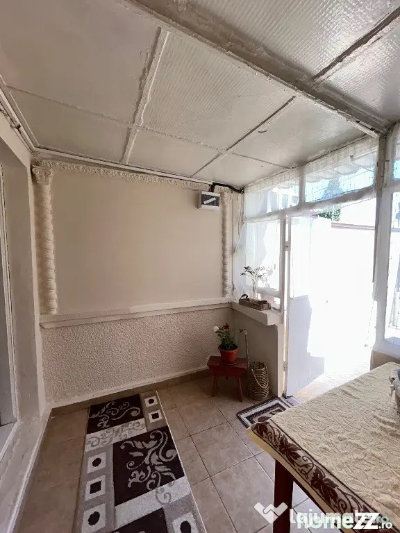Vând casă cu 3 camere în cartierul Palas, Constanta - Constanta (Constanta)