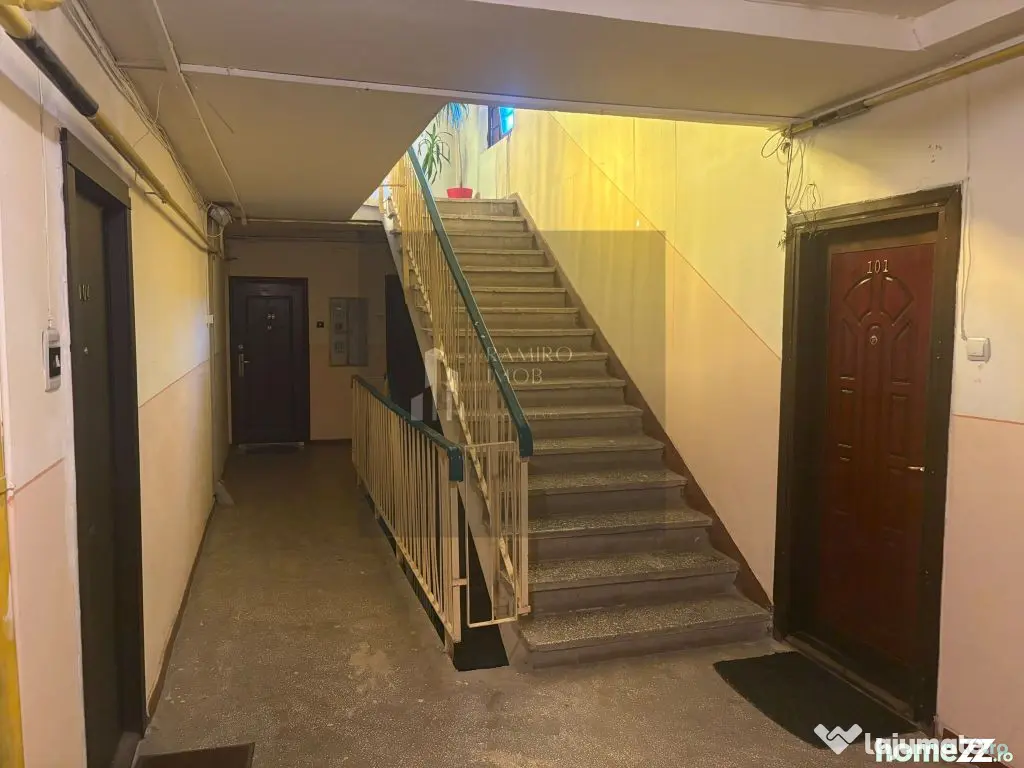 Apartament 3 camere decomandat -10 minute de metrou Apara... - Bucuresti (Bucuresti-Ilfov)