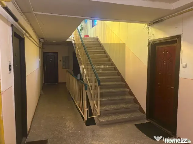 Apartament 3 camere decomandat -10 minute de metrou Apara... - Bucuresti (Bucuresti-Ilfov)