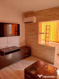 Vând apartament cu 4 camere zona Confectii